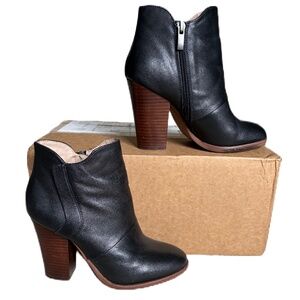 Halogen Brynn Ankle Boots block heel Black 7M